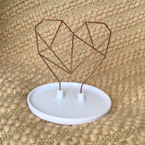 NWT IMM Rose Gold Wire Heart Jewelry Holder💛 - Picture 2 of 4